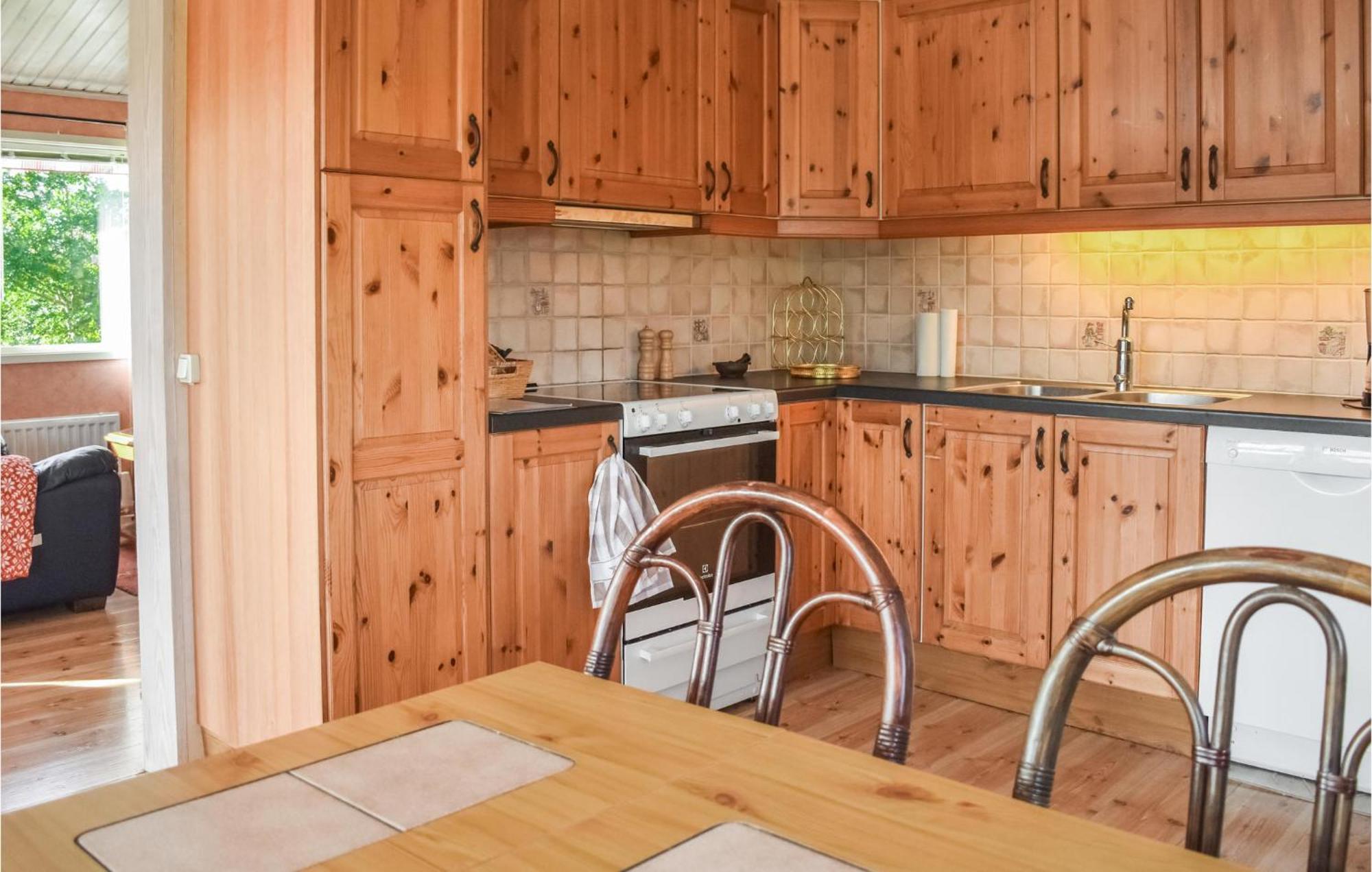 Gorgeous Home In Munka-Ljungby With Kitchen Exterior photo