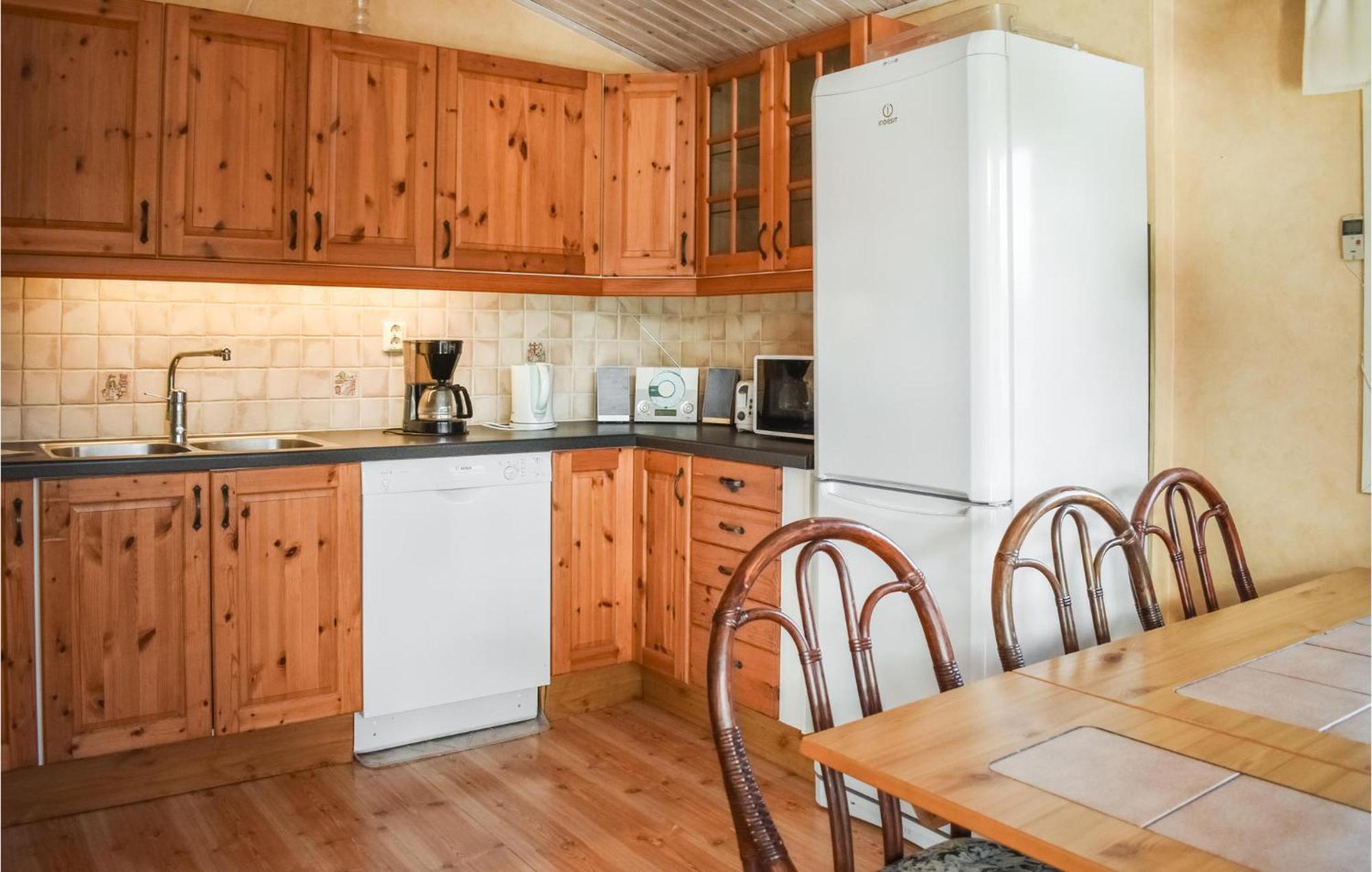 Gorgeous Home In Munka-Ljungby With Kitchen Exterior photo