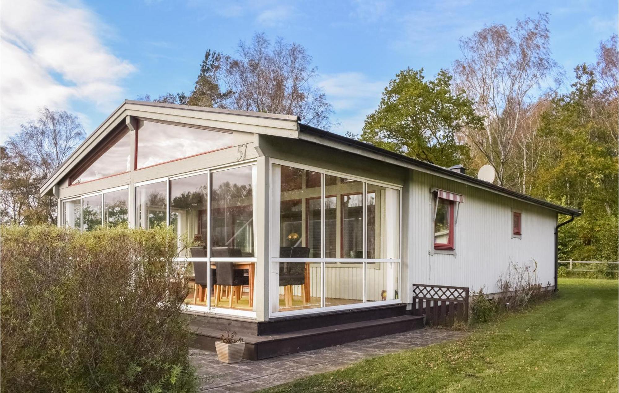 Gorgeous Home In Munka-Ljungby With Kitchen Exterior photo